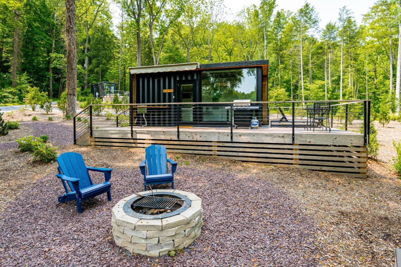 Riverside Tiny Cabin W Hot Tub, Fire Pit, & Kayaks Rileyville Экстерьер фото